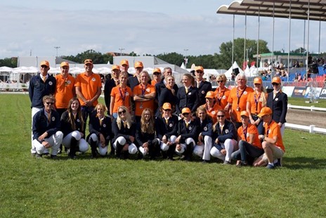 Nederlandse ruiters en begeleidingsteam